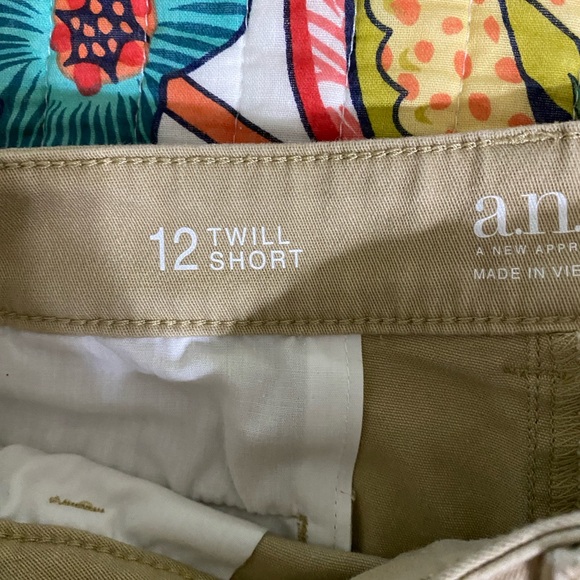 Ana twill shorts size 12 khaki - Picture 3 of 3